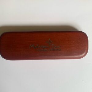 Beautiful, never used, Mohegan Sun pen and pencil set.